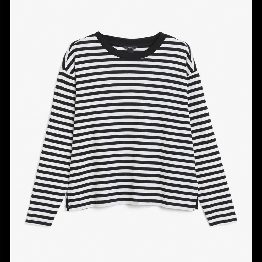Monki black and white long sleeved tee size medium item 06-13